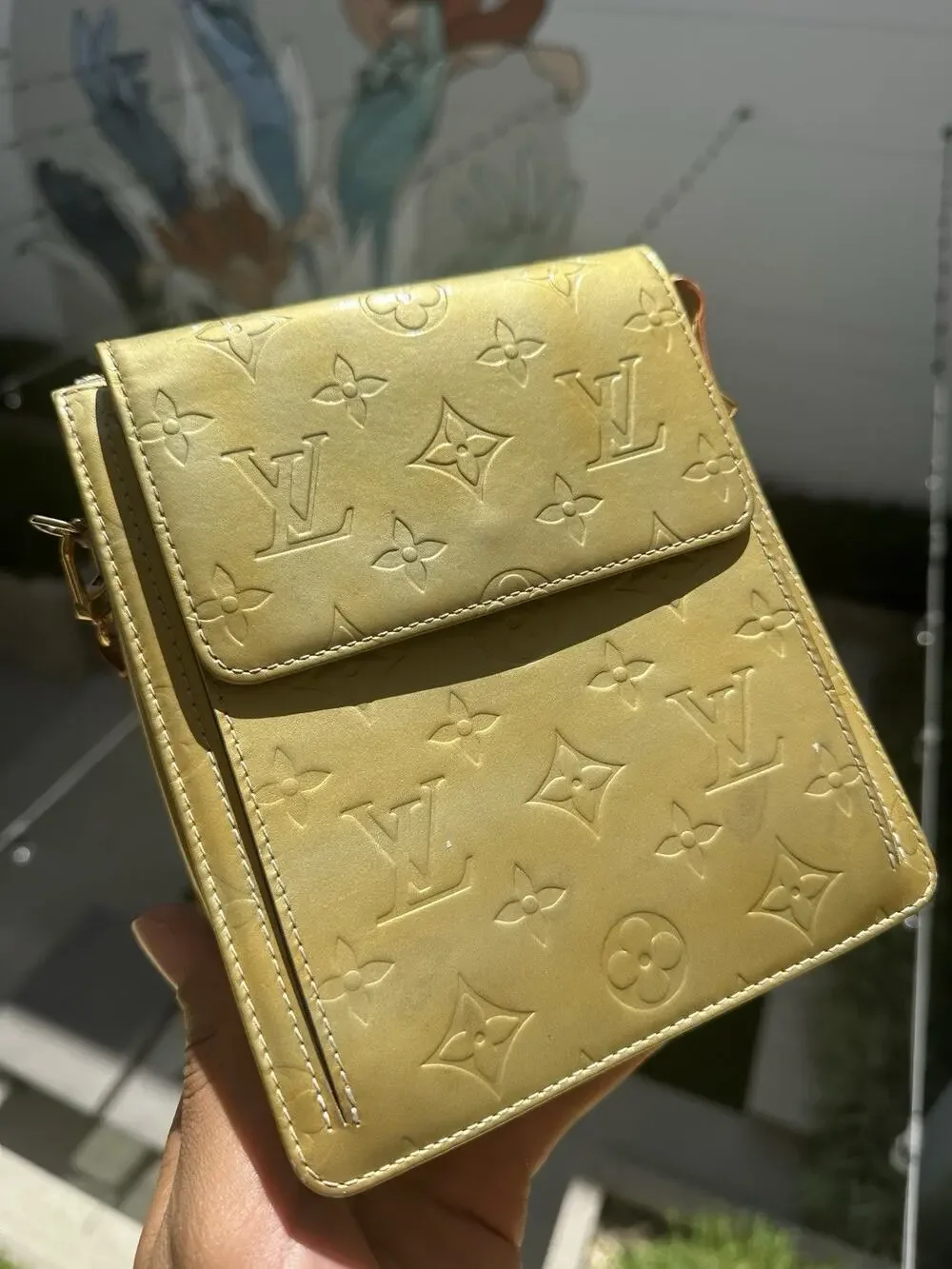 Louis Vuitton Vernis Monogram Crossbody Bag – Gold Patent Leather Shoulder Purse